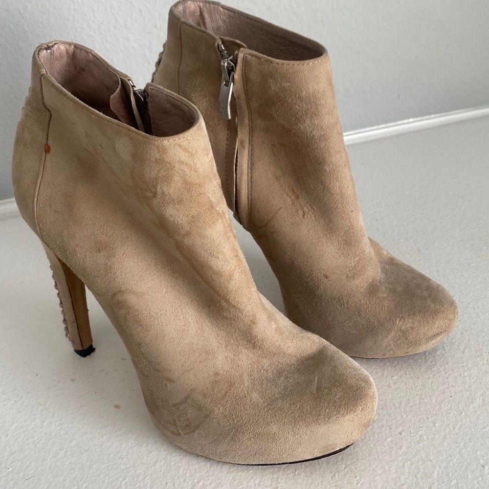 Vince Camuto Suede Boots Mid